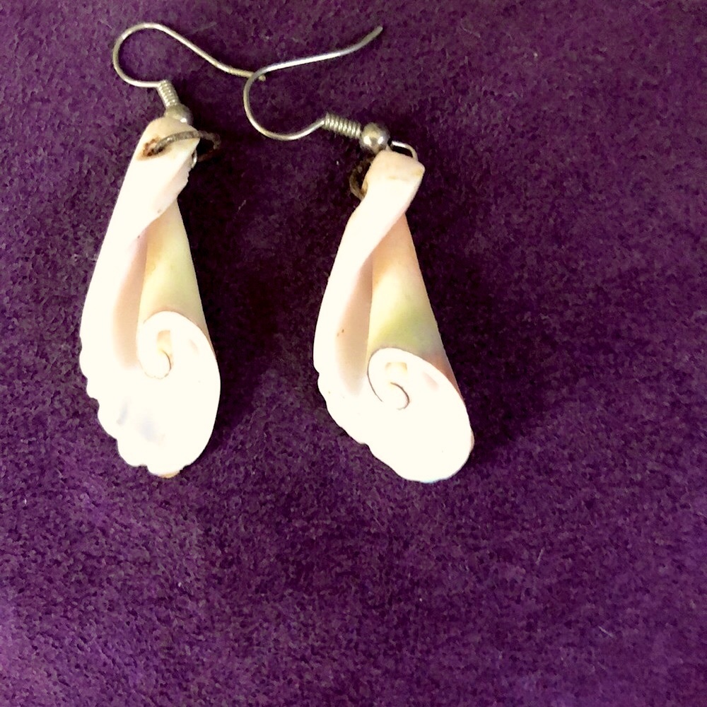 Shell earrings